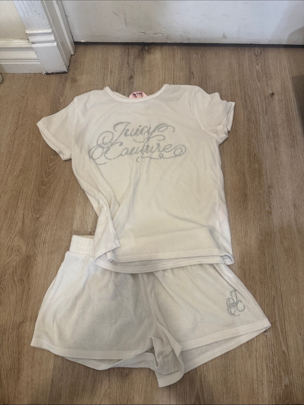 Juicy Couture White Tee and Shorts Set with Rhinestone Logo - Picture 1 of 4